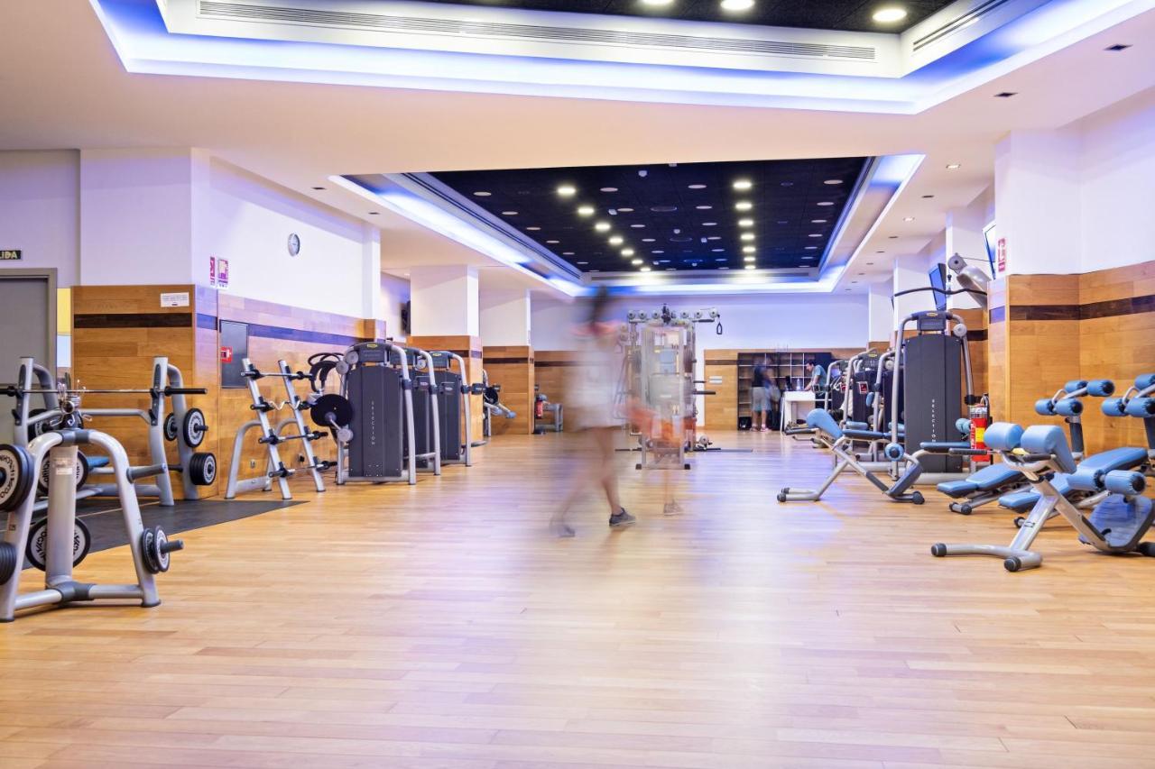 Hotel Envia Almeria Spa & Golf Агвадульсе Экстерьер фото The gym at the hotel