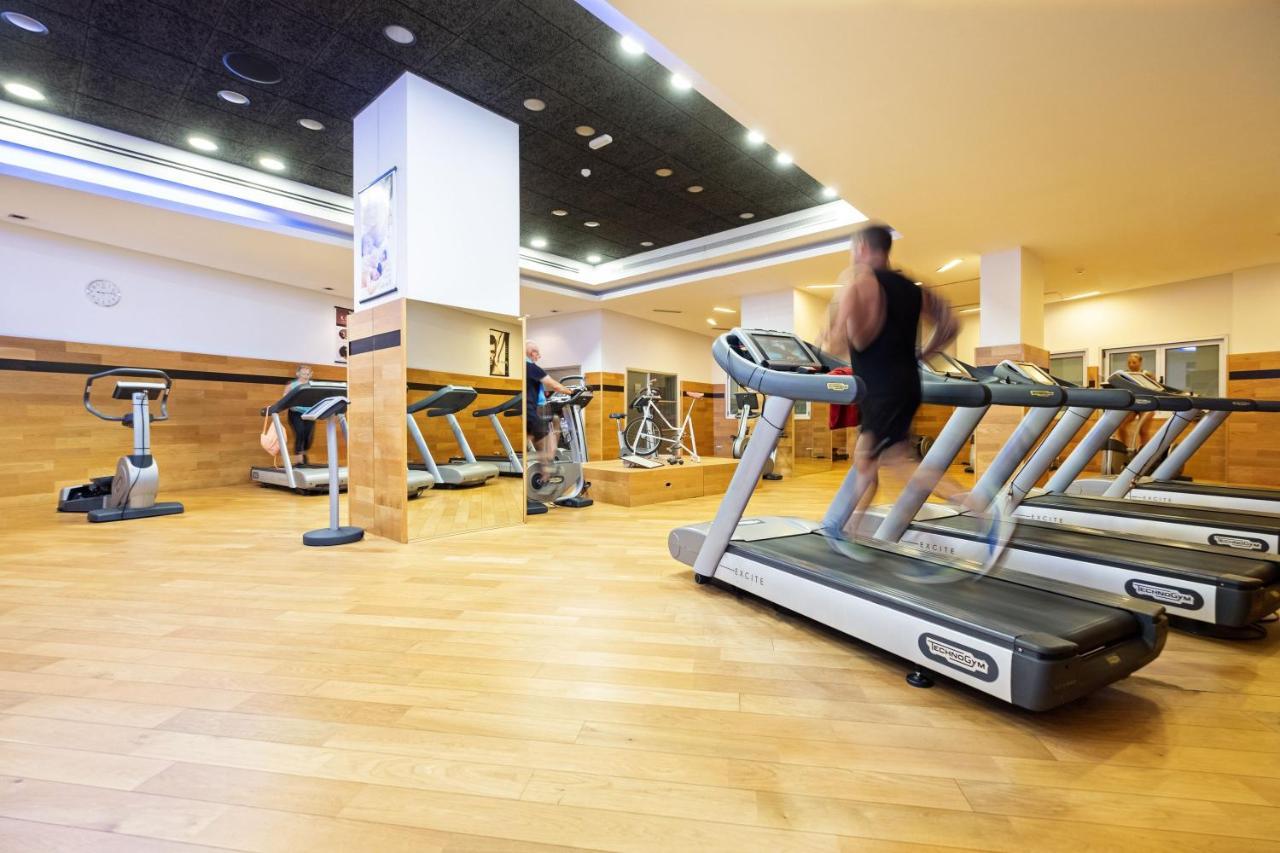 Hotel Envia Almeria Spa & Golf Агвадульсе Экстерьер фото A treadmill in a gym