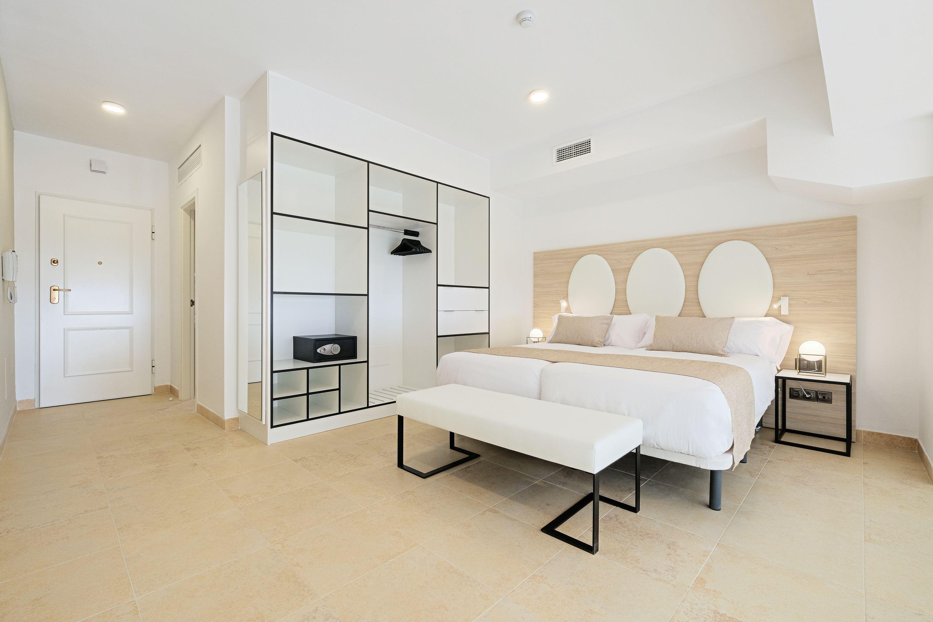 Hotel Envia Almeria Spa & Golf Агвадульсе Экстерьер фото A bedroom at the hotel