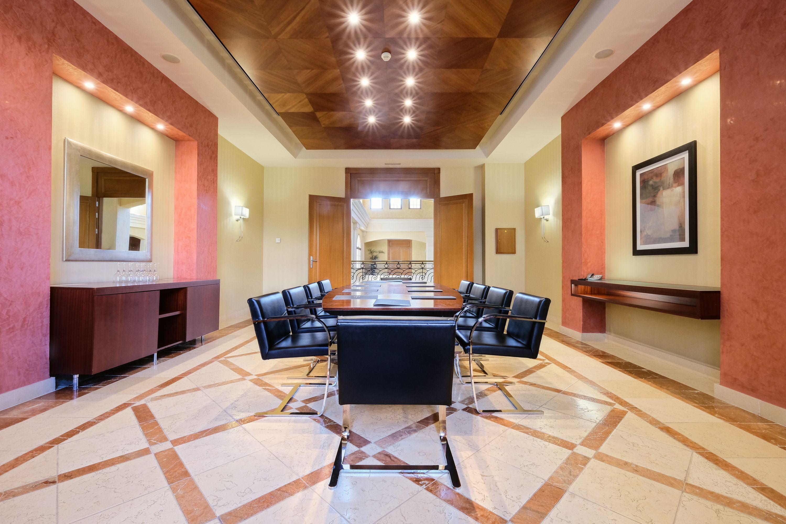 Hotel Envia Almeria Spa & Golf Агвадульсе Экстерьер фото The interior of the club