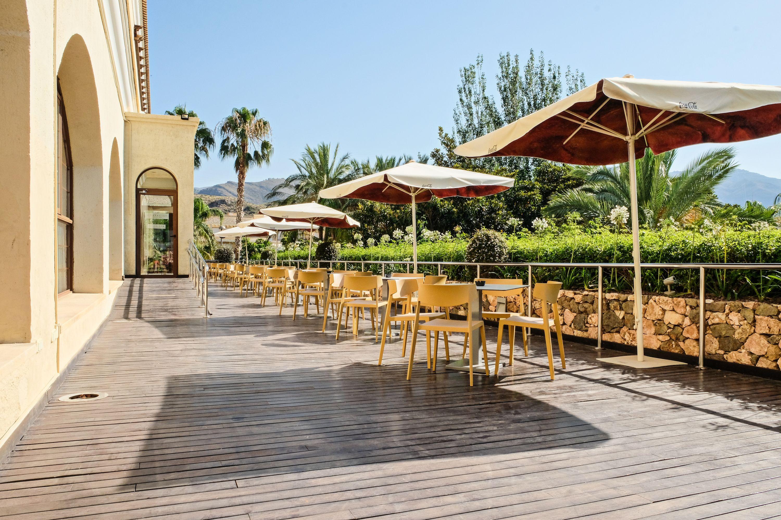 Hotel Envia Almeria Spa & Golf Агвадульсе Экстерьер фото The hotel's terrace