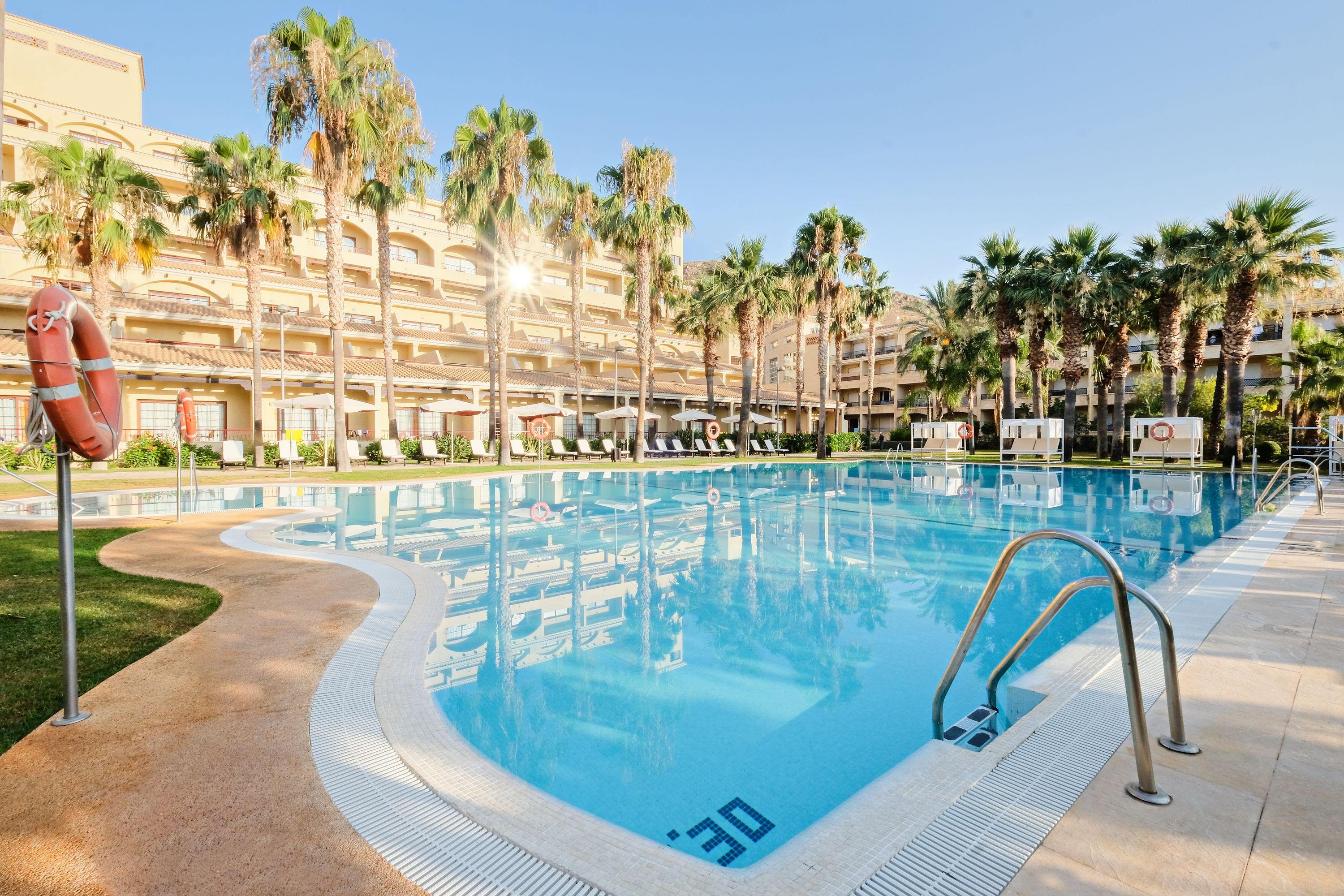 Hotel Envia Almeria Spa & Golf Агвадульсе Экстерьер фото A swimming pool