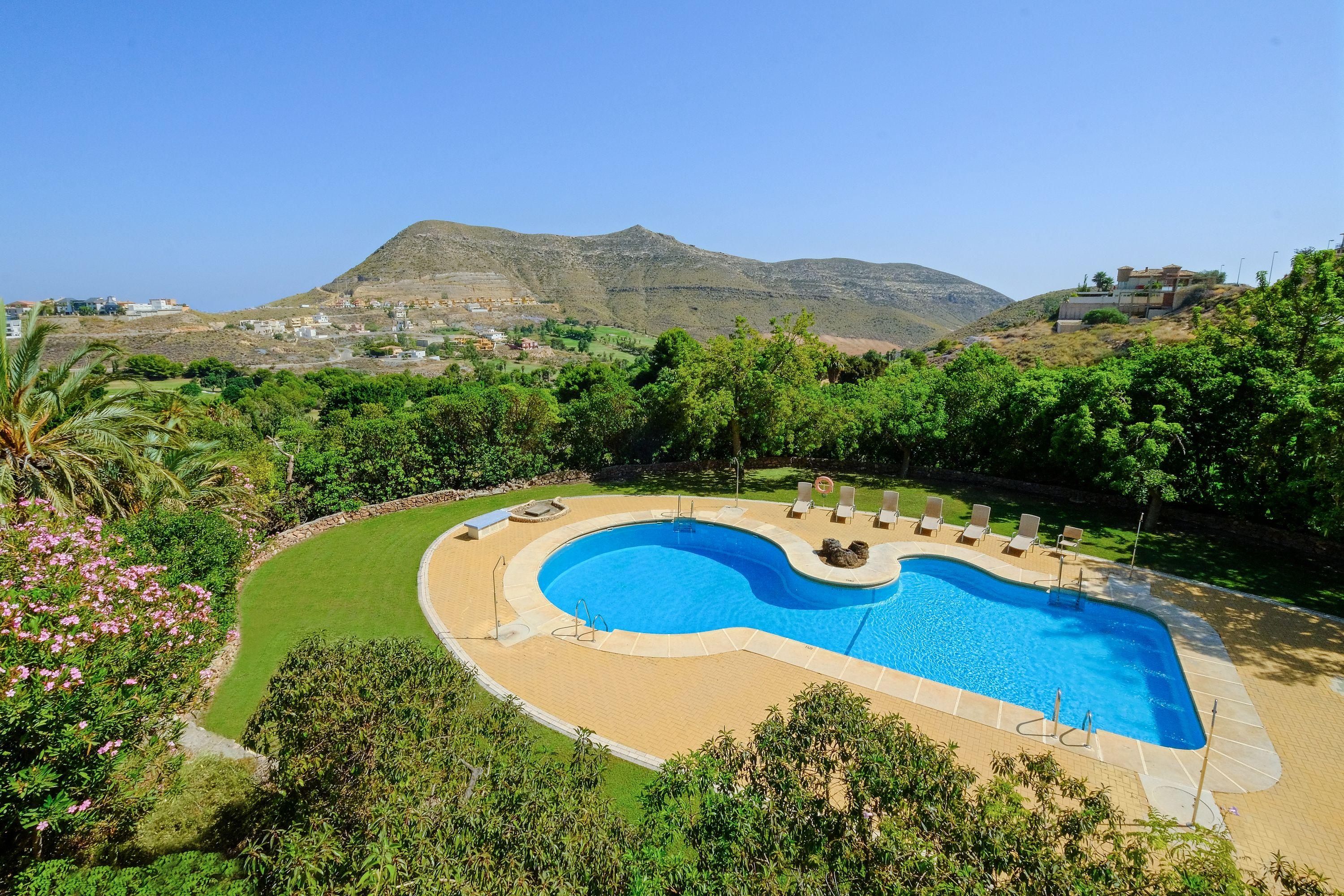 Hotel Envia Almeria Spa & Golf Агвадульсе Экстерьер фото The swimming pool at the hotel