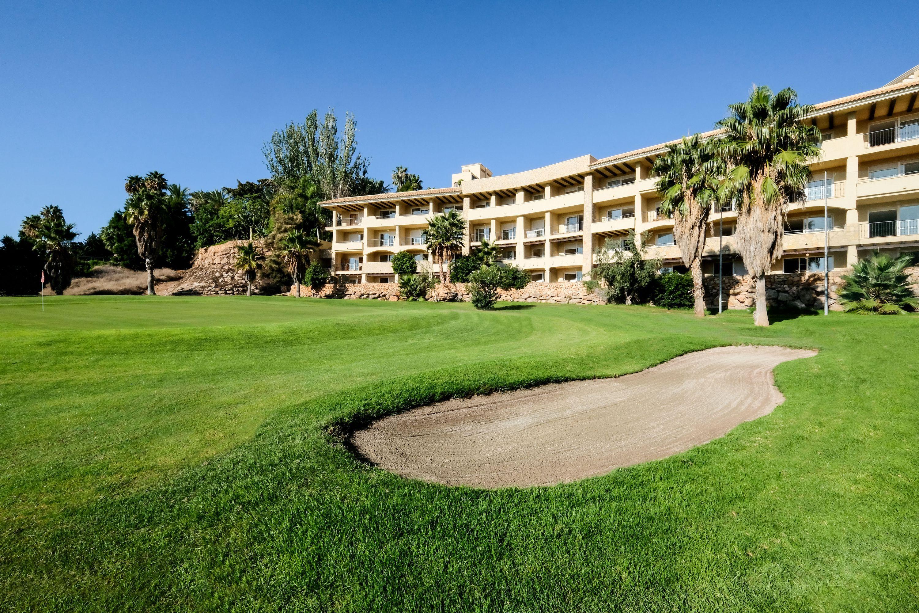 Hotel Envia Almeria Spa & Golf Агвадульсе Экстерьер фото Golf course at the resort